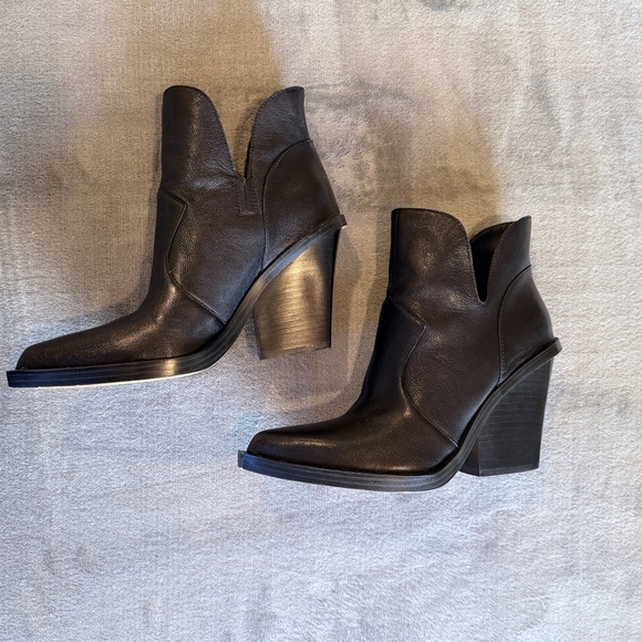 Leeshi Western bootie by Jessica Simpson, Black leather, Size 8 - Picture 3 of 7